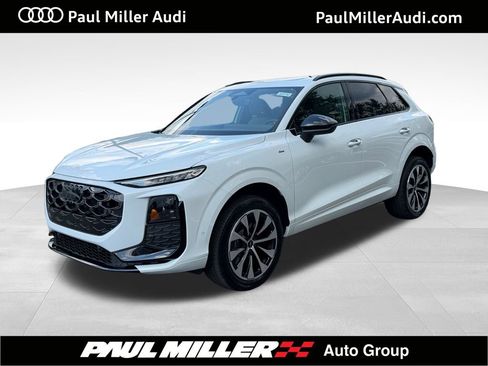 New 2026 Audi Q3 quattro 2.0T AWD/4WD image 1
