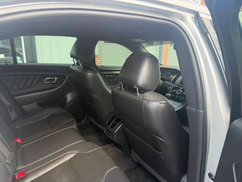 Used 2018 Ford Taurus Limited FWD image 10