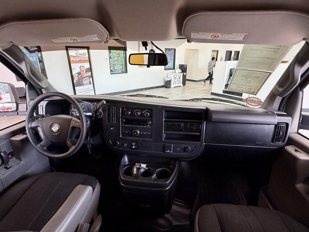 Used 2018 Chevrolet Express 2500 w/ Driver Convenience Package RWD image 10