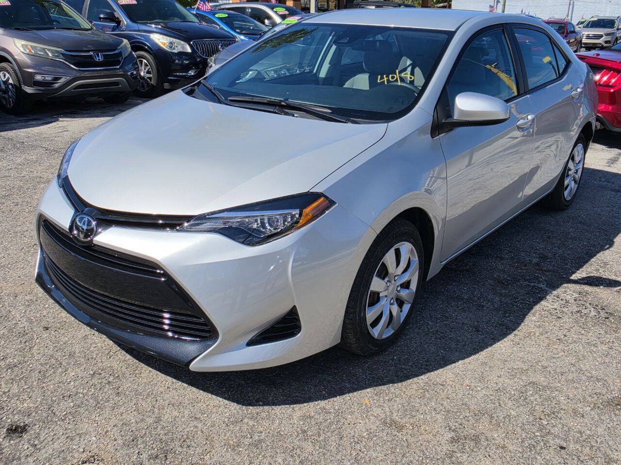 Used 2018 Toyota Corolla LE FWD image 1
