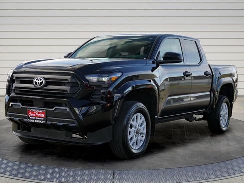 Used 2024 Toyota Tacoma SR image 3