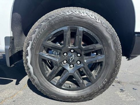 Used 2026 Chevrolet Silverado 1500 LT Trail Boss w/ LT Trail Boss Premium Package AWD/4WD image 9