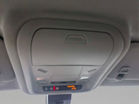 Used 2024 Chevrolet Equinox LT FWD image 21