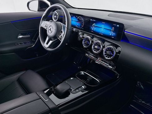 Certified 2022 Mercedes-Benz CLA 250 image 17