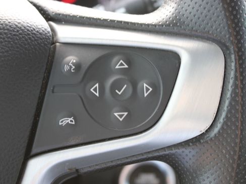 Used 2022 GMC Terrain SLE image 29