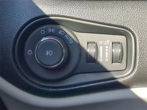 Used 2018 Jeep Renegade Latitude image 58