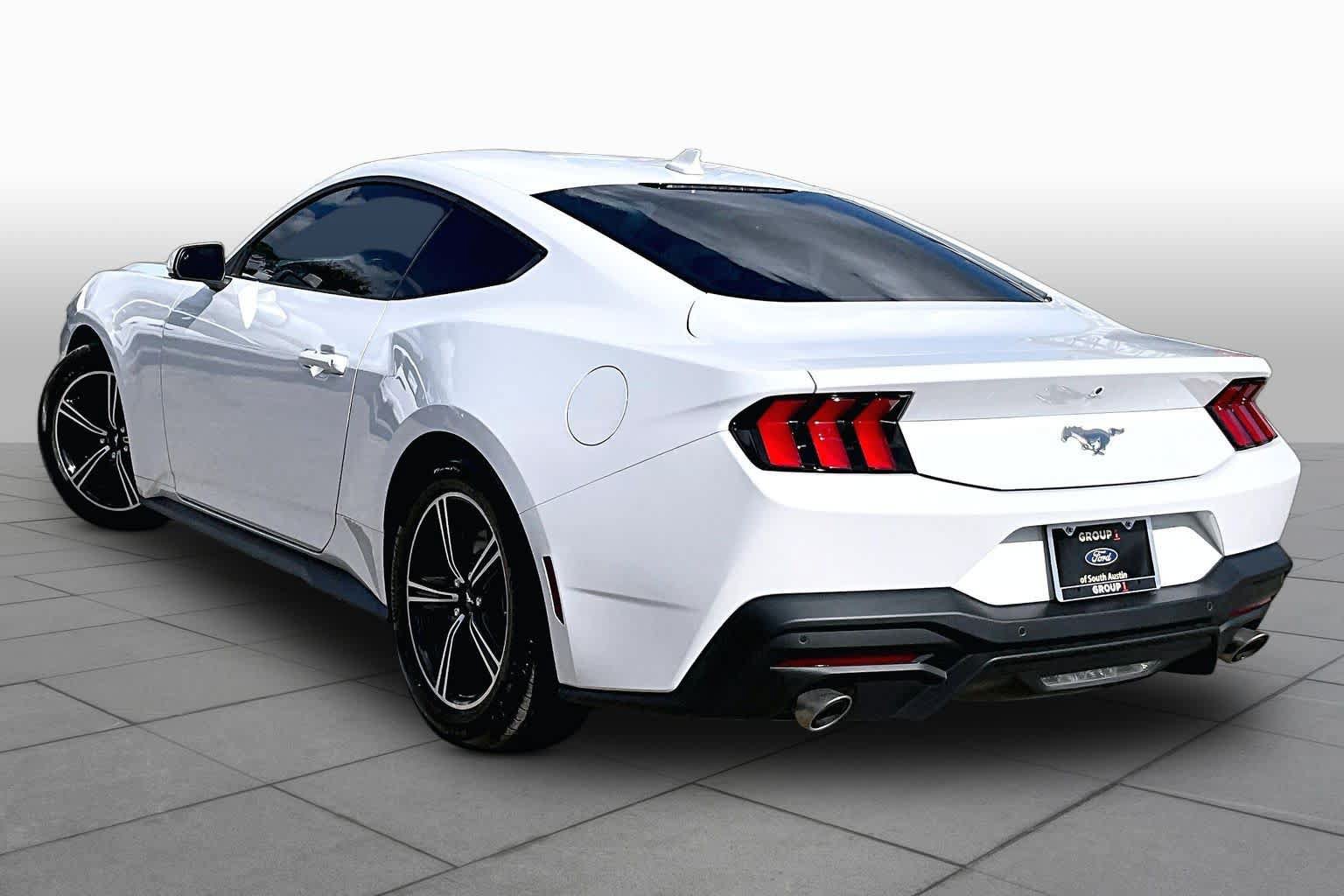 Used 2025 Ford Mustang Coupe RWD image 12