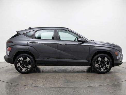Used 2025 Hyundai Kona SEL image 11