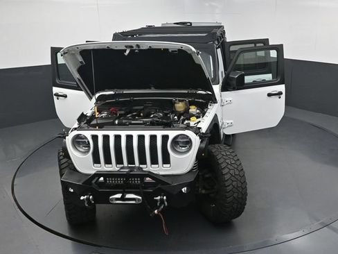 Used 2018 Jeep Wrangler Unlimited Sahara AWD/4WD image 41