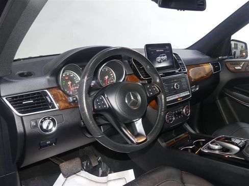 Used 2017 Mercedes-Benz GLS 550 4MATIC image 23