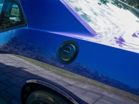 Used 2016 Dodge Challenger SRT Hellcat image 90