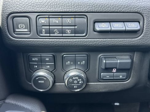 Used 2023 GMC Yukon XL Denali w/ Max Trailering Package AWD/4WD image 18