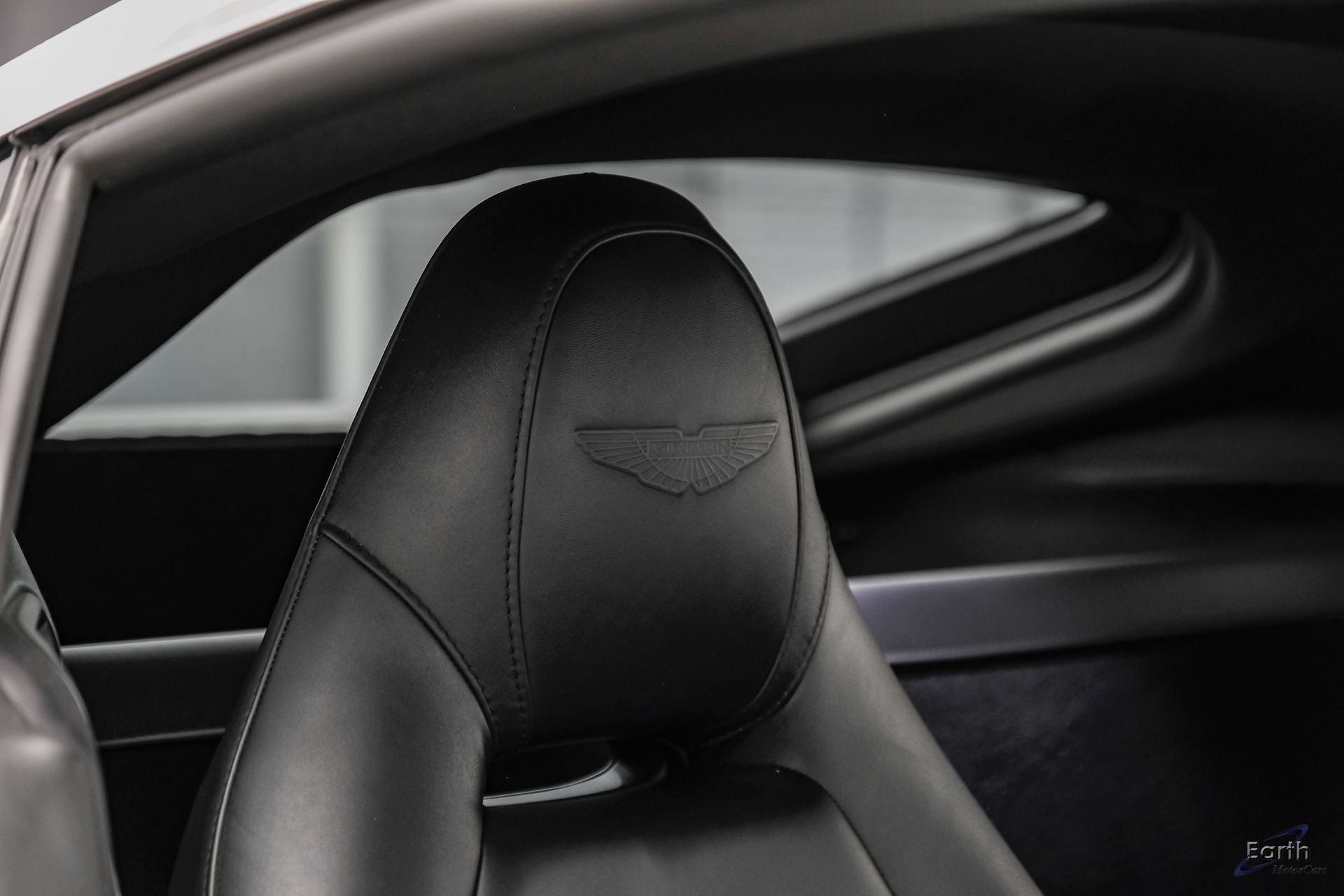 Used 2022 Aston Martin V8 Vantage Coupe RWD image 53