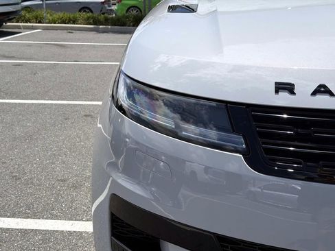 New 2026 Land Rover Range Rover Sport SE AWD/4WD image 9