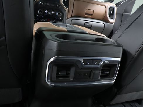 Used 2021 Chevrolet Silverado 1500 High Country w/ Technology Package AWD/4WD image 28