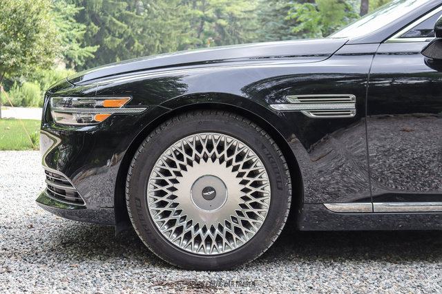 Used 2021 Genesis G90 5.0 Ultimate AWD/4WD image 3