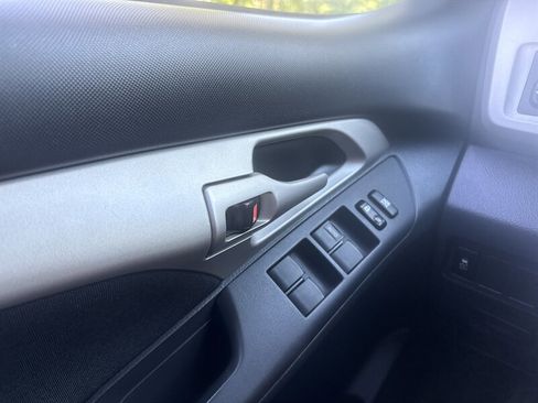 Used 2009 Toyota Matrix XRS image 40