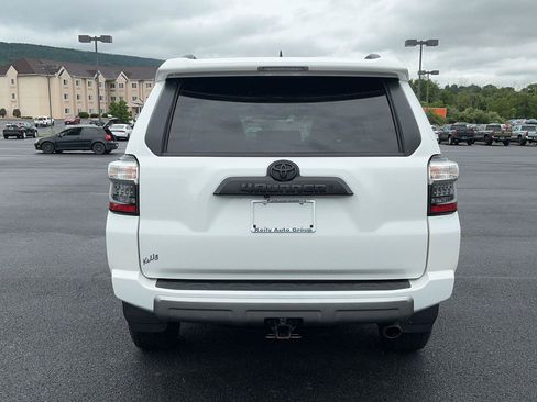 Certified 2024 Toyota 4Runner TRD Off-Road Premium w/ TRD Black Wheel Package (TMS) AWD/4WD image 8
