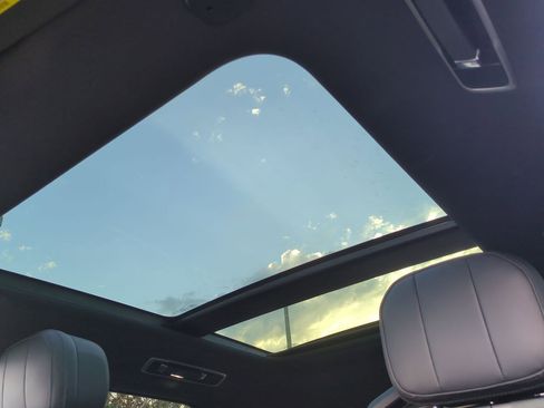 New 2025 Land Rover Range Rover Sport SE image 19