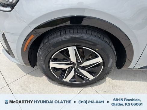 Used 2022 Kia Sorento EX w/ Panoramic Sunroof Package FWD image 18
