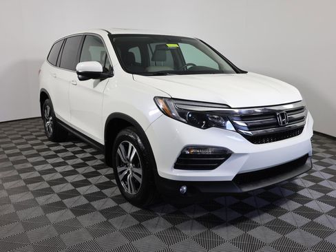 Used 2017 Honda Pilot EX-L image 3
