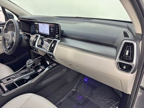 Used 2023 Kia Sorento SX image 14