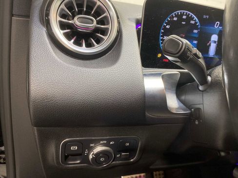 Used 2021 Mercedes-Benz GLB 250 GLB 250 image 24