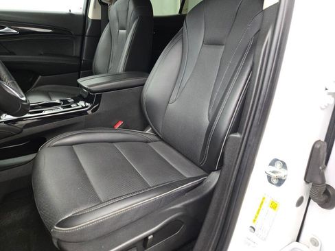 Used 2023 Buick Envision Essence image 27