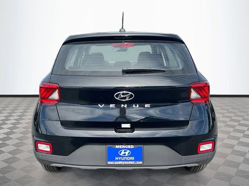 New 2025 Hyundai Venue SE image 6