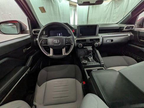 Used 2025 Toyota Tacoma TRD Off-Road AWD/4WD image 13
