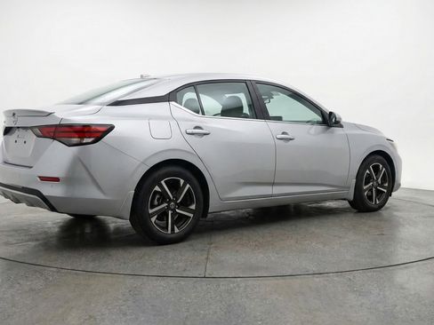 Used 2025 Nissan Sentra SV FWD image 9
