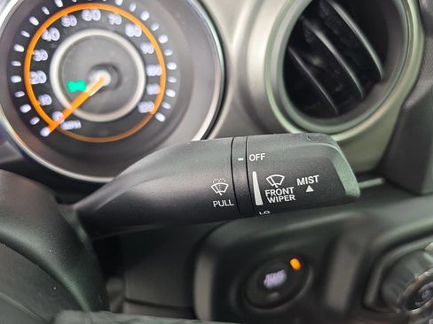 Used 2023 Jeep Gladiator Sport AWD/4WD image 24