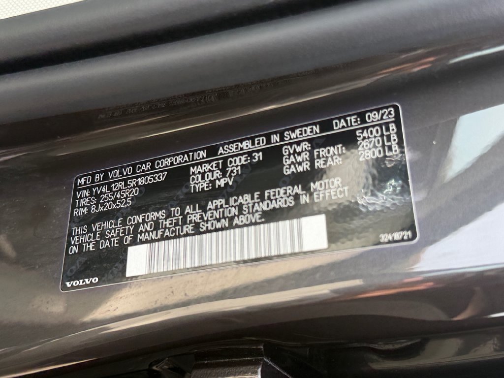 Certified 2024 Volvo XC60 B5 Plus w/ Climate Package AWD/4WD image 30