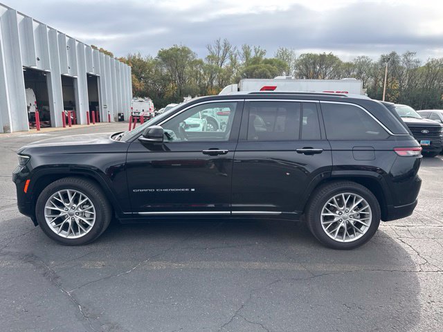 Used 2023 Jeep Grand Cherokee Summit w/ Luxury Tech Group V AWD/4WD image 5