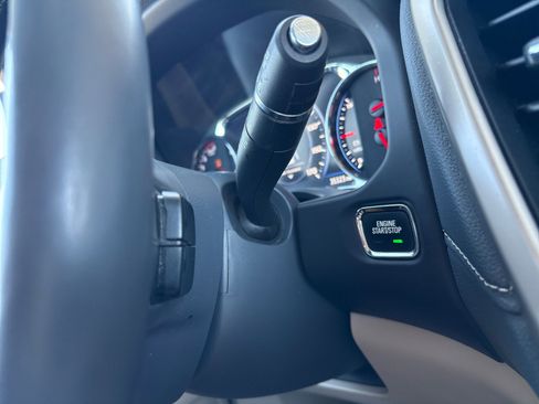 Used 2023 GMC Acadia Denali image 16