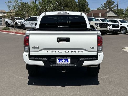 Used 2018 Toyota Tacoma Limited image 7