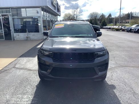 Certified 2024 Jeep Grand Cherokee Altitude image 2