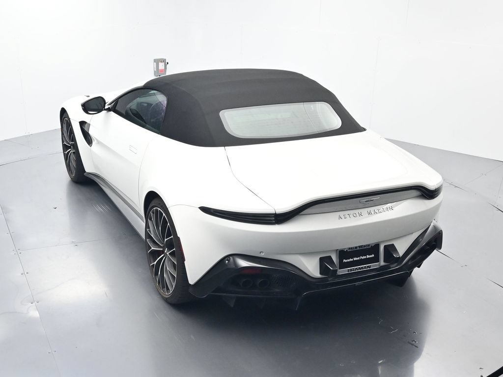 Used 2023 Aston Martin V8 Vantage Roadster RWD image 30