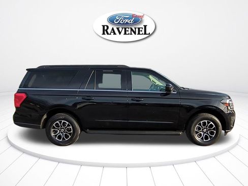 Used 2024 Ford Expedition Max XLT image 3