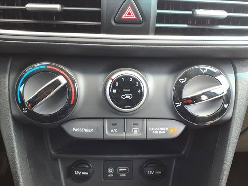 Used 2018 Hyundai Kona SE AWD/4WD image 24