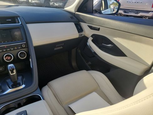 Used 2018 Jaguar E-PACE SE image 16