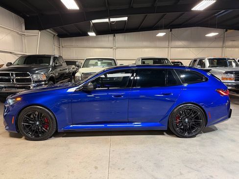 Used 2026 BMW M5 Touring AWD/4WD image 5
