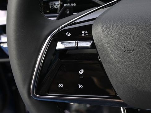 New 2025 Cadillac Lyriq Sport image 32