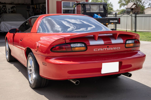 Used 2002 Chevrolet Camaro Z28 w/ SS Performance/Appearance Pkg RWD image 6