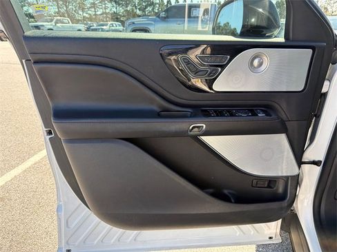 Used 2021 Lincoln Aviator Reserve w/ Equipment Group 201A image 10