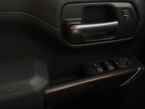 Used 2020 Chevrolet Silverado 1500 LT w/ All-Star Edition image 19