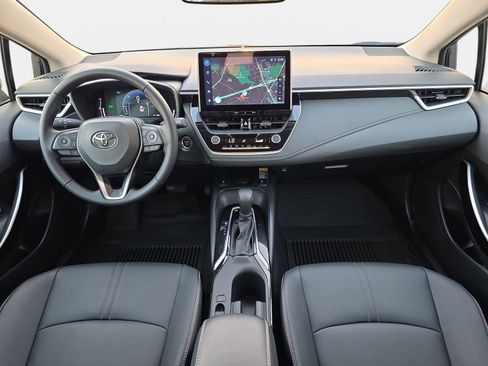 Used 2025 Toyota Corolla XLE image 9