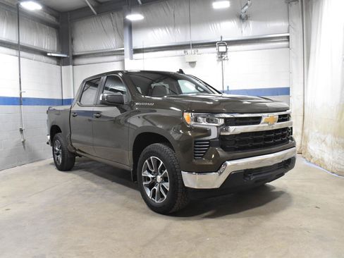 Used 2023 Chevrolet Silverado 1500 LT AWD/4WD image 26