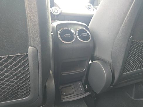 Used 2023 Mercedes-Benz GLA 250 4MATIC image 25