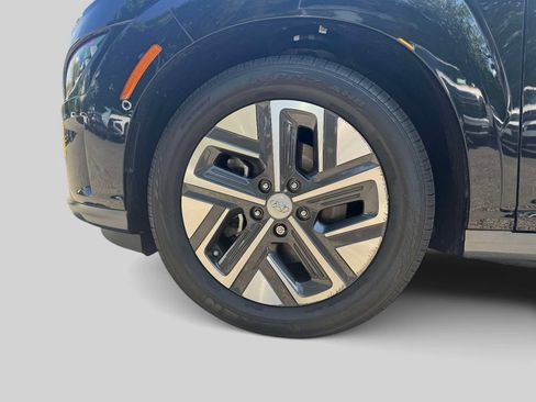 Certified 2022 Hyundai Kona Limited w/ Cargo Package FWD image 8